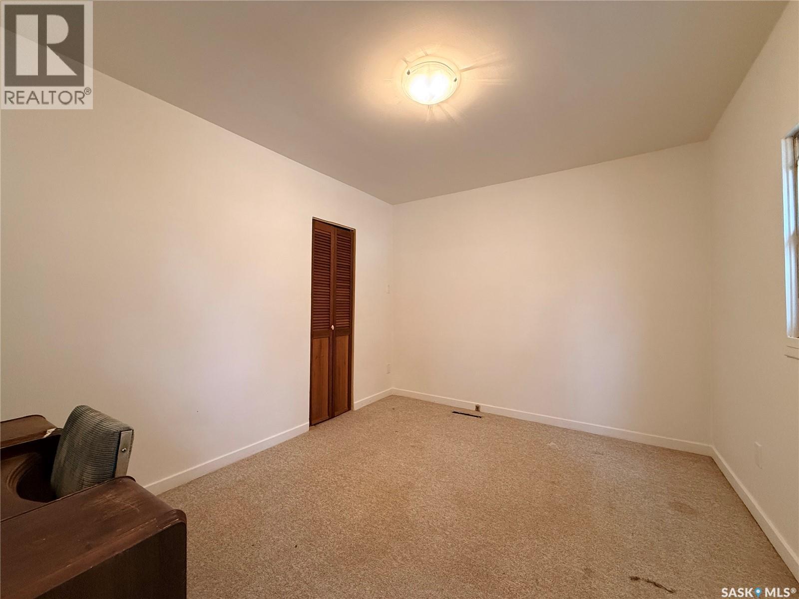 Single Family House Bungalow for Sale in  th AVENUE NW Swift Current 