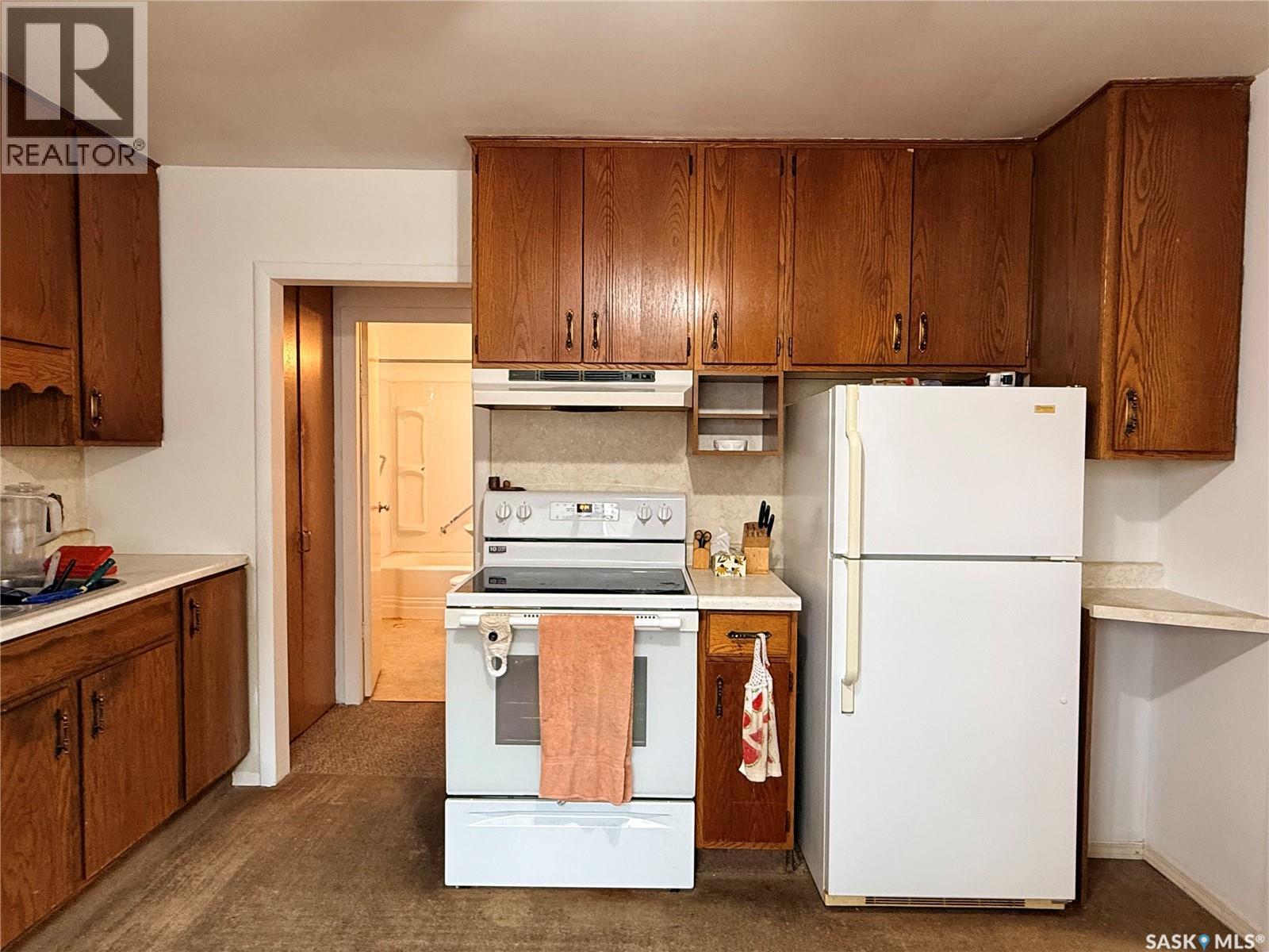 Single Family House Bungalow for Sale in  th AVENUE NW Swift Current 