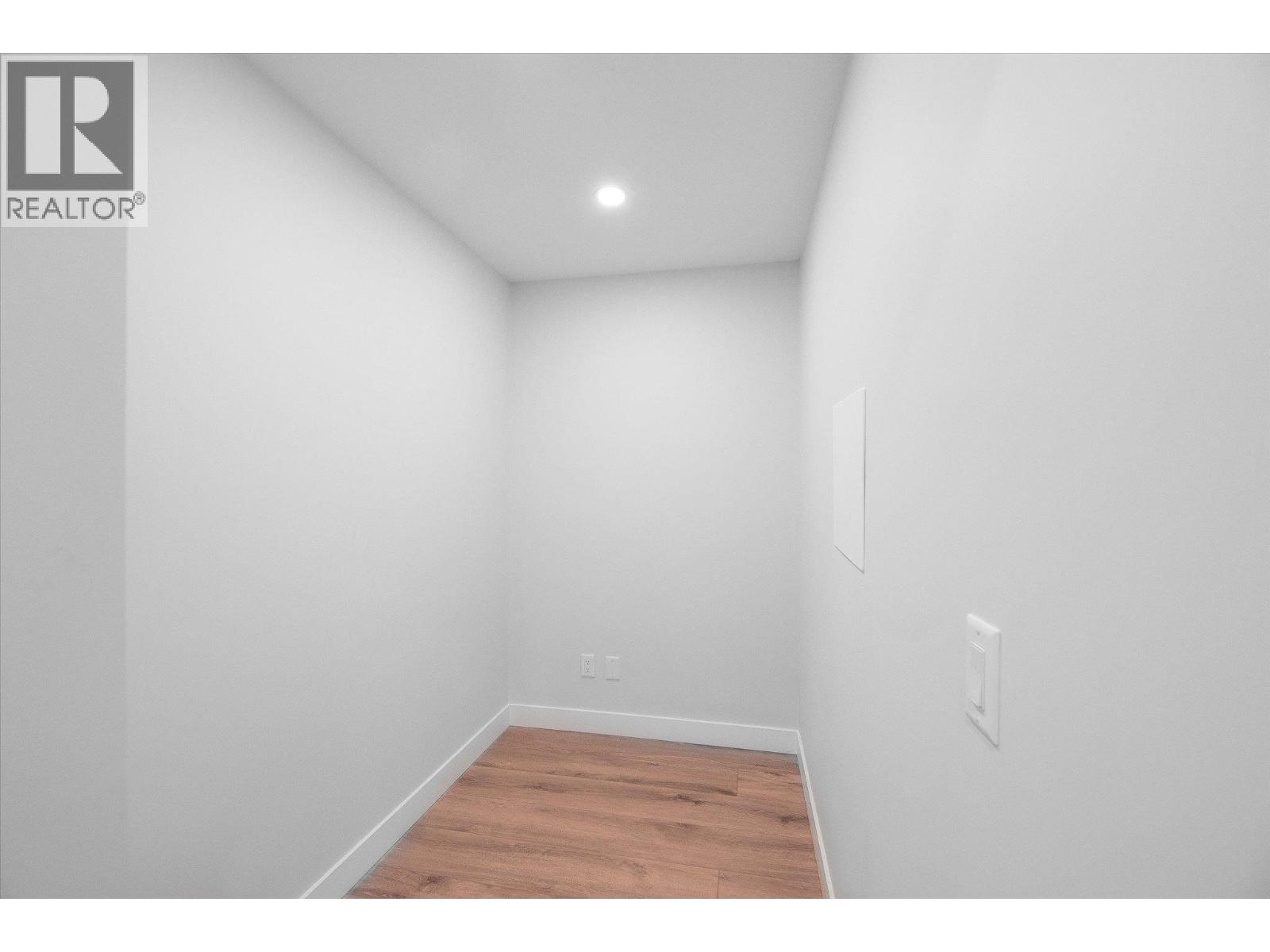 1099 Sunset Drive Unit# 333, Kelowna