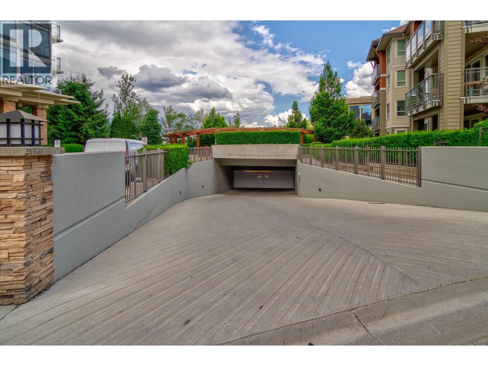1099 Sunset Drive Unit# 333, Kelowna