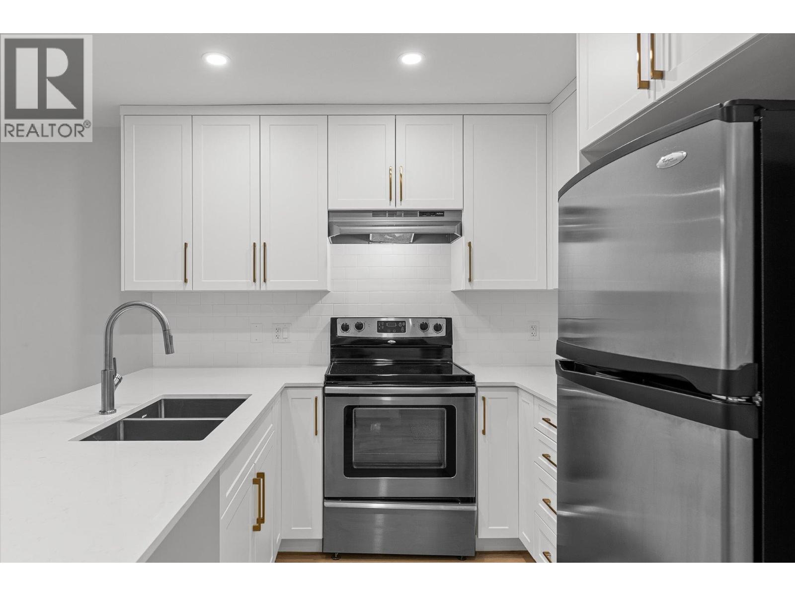 1099 Sunset Drive Unit# 333, Kelowna