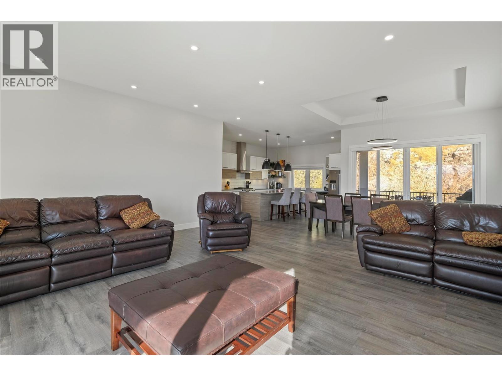  695 Deans Drive, Kelowna