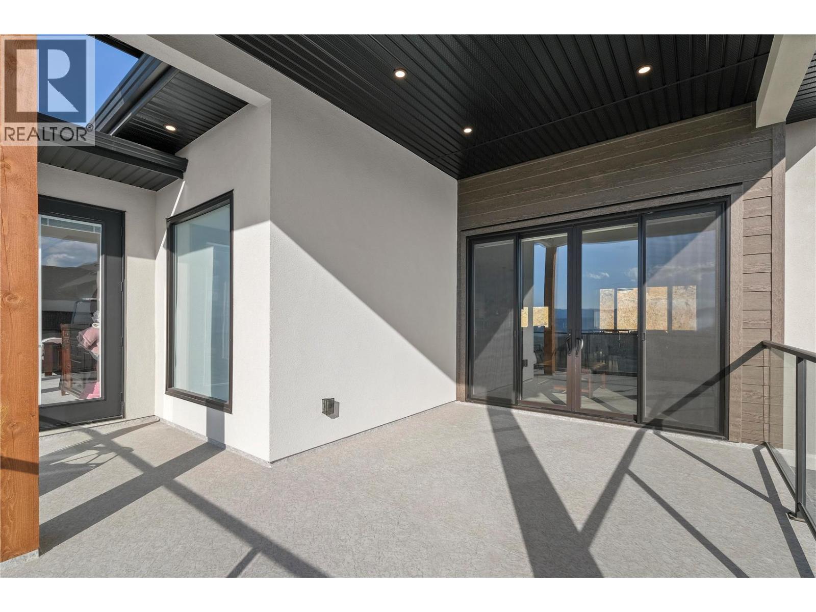  695 Deans Drive, Kelowna