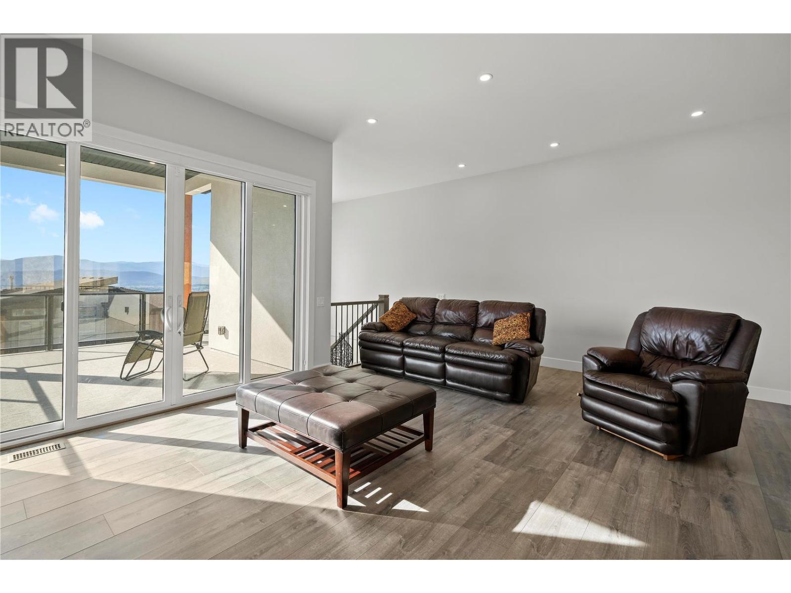  695 Deans Drive, Kelowna