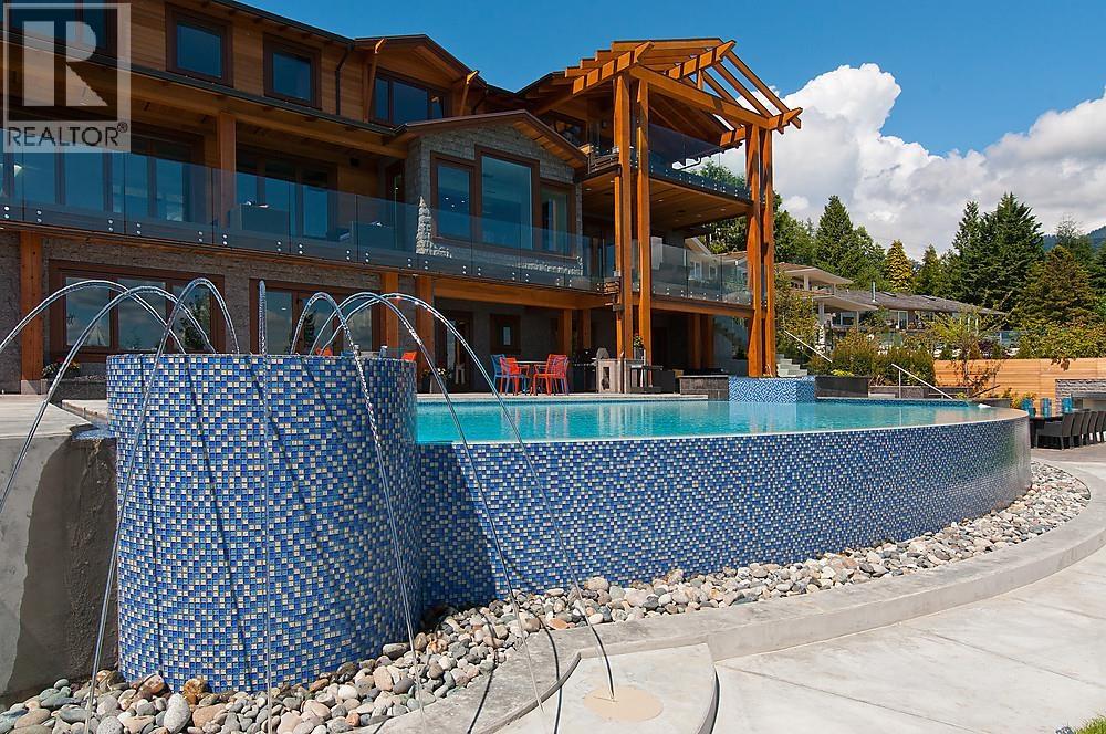 1037 MILLSTREAM ROAD, West Vancouver