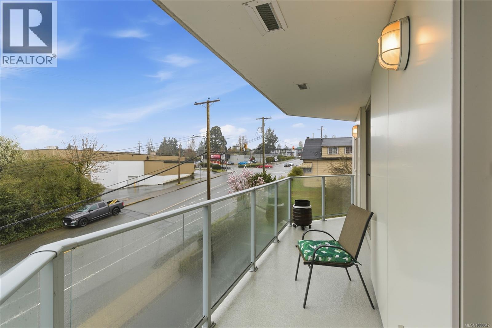 #302 220 TOWNSITE RD - 31