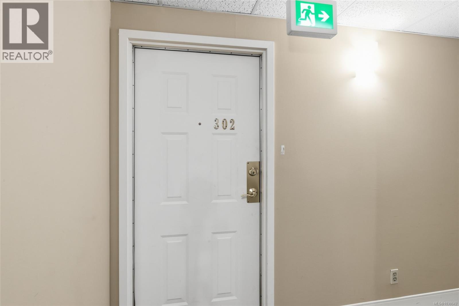 #302 220 TOWNSITE RD - 32