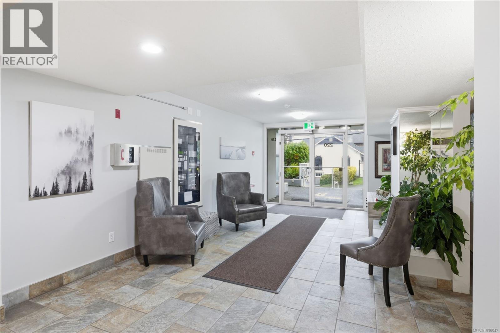 #302 220 TOWNSITE RD - 34