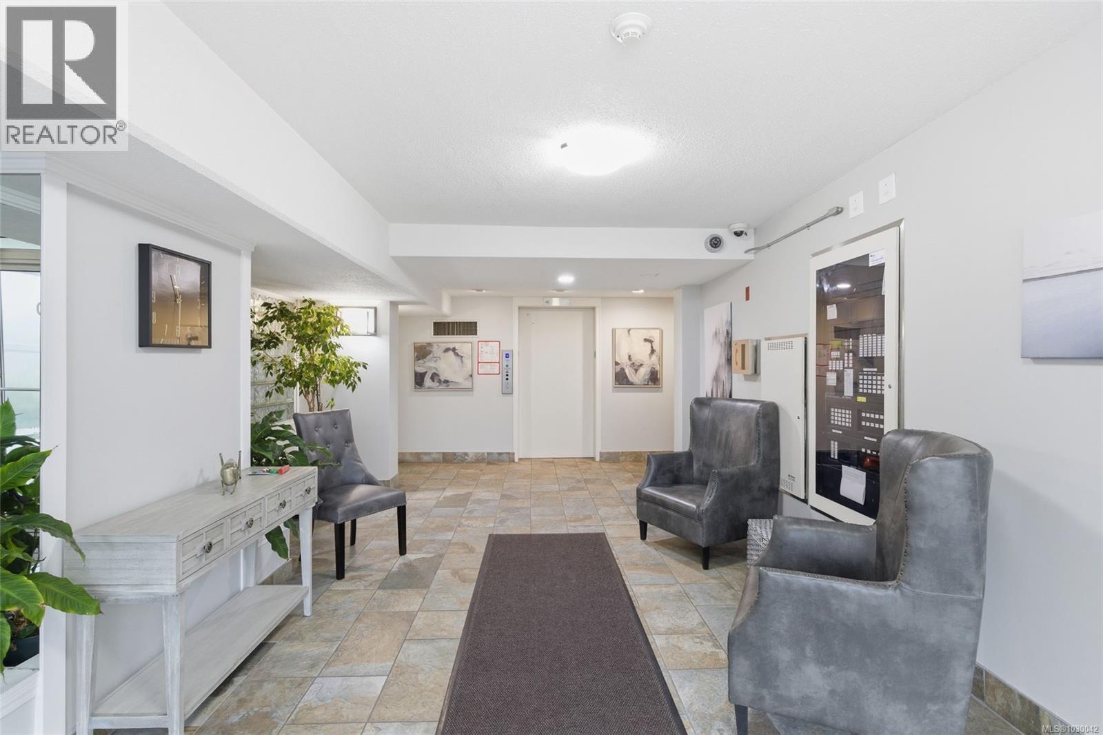 #302 220 TOWNSITE RD - 35