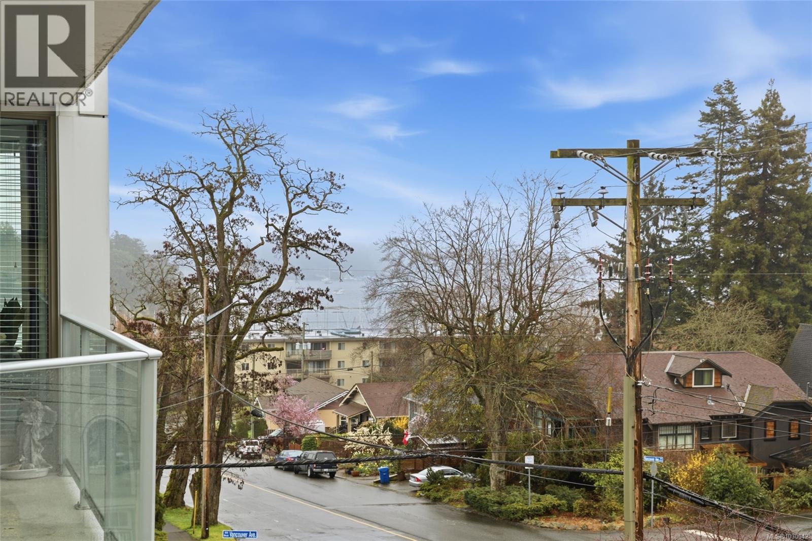 #302 220 TOWNSITE RD - 37