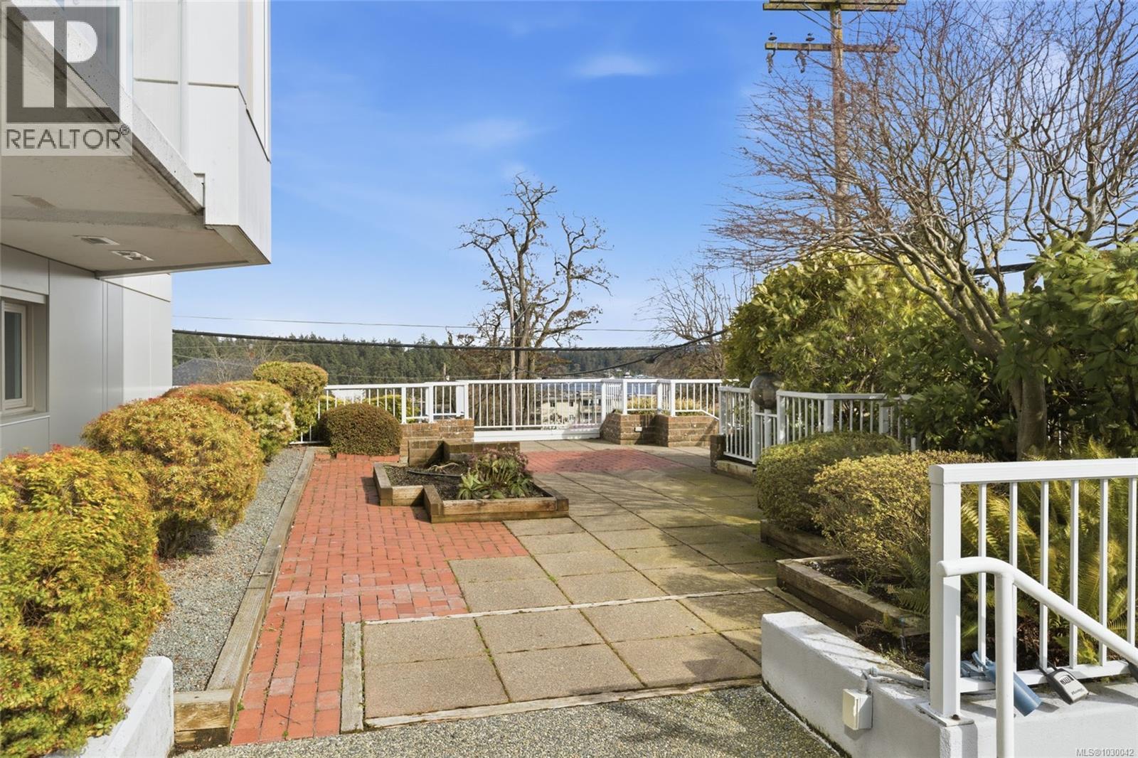 #302 220 TOWNSITE RD - 47