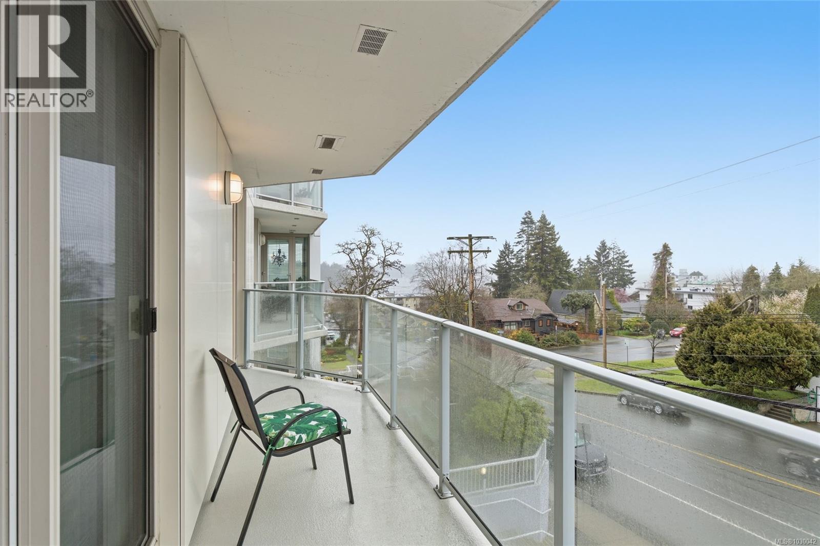 #302 220 TOWNSITE RD - 7