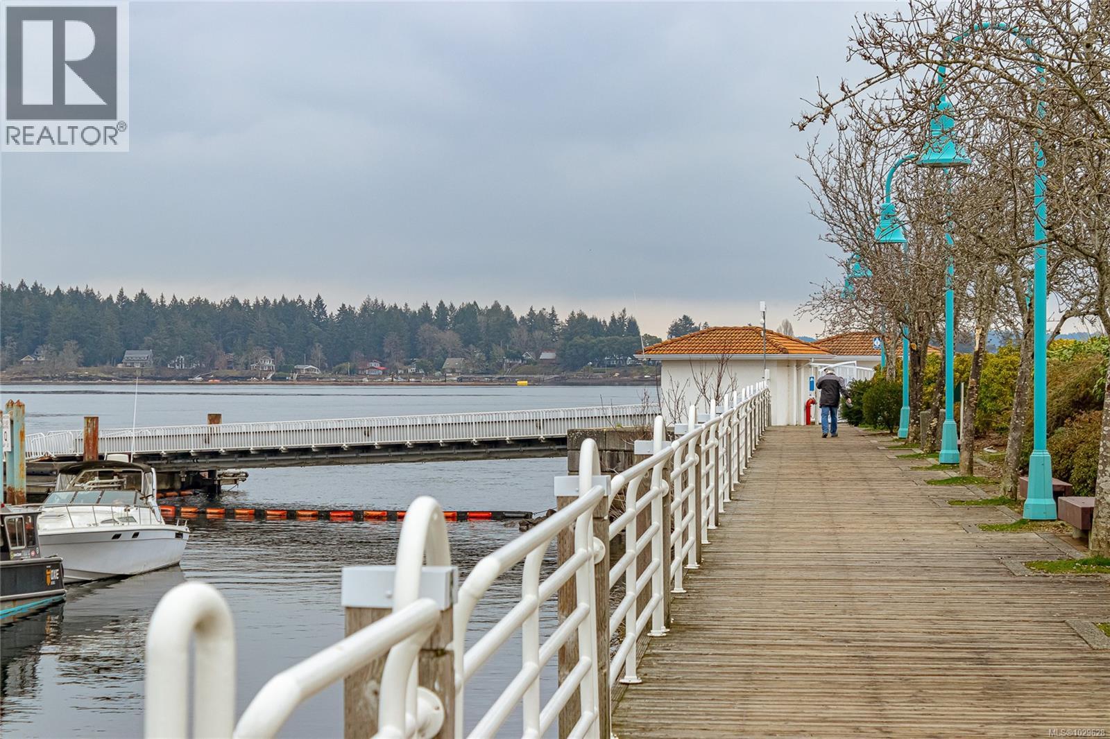 #406 91 CHAPEL ST - 32