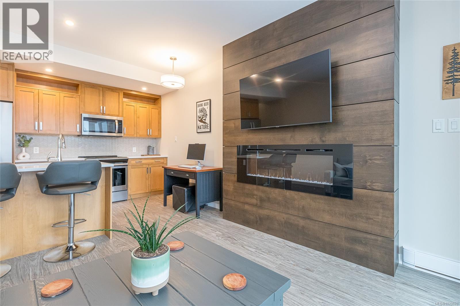 #406 91 CHAPEL ST - 7