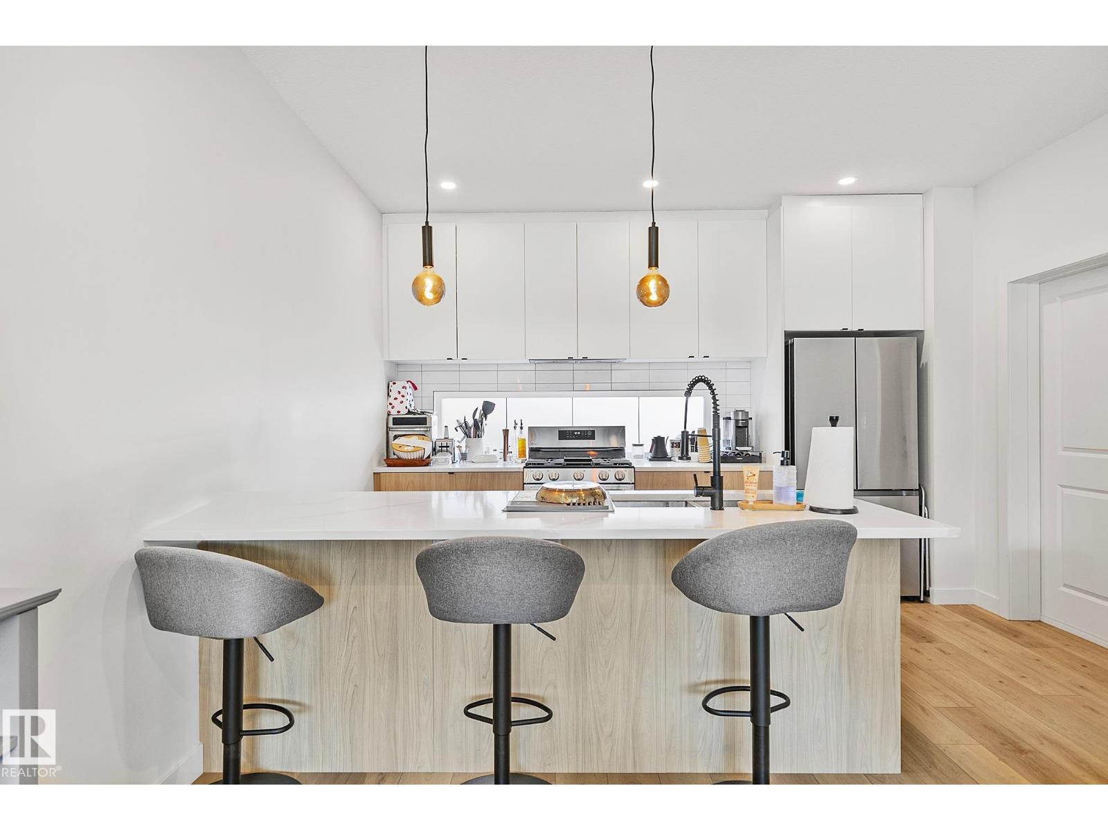 14904 109 AV NW - 10