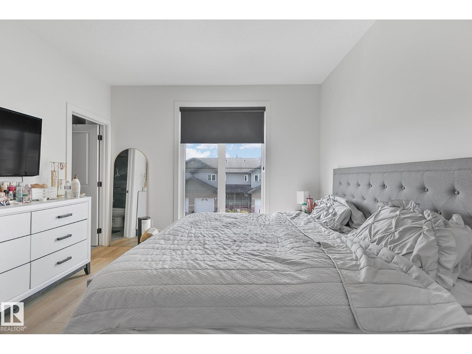 14904 109 AV NW - 23