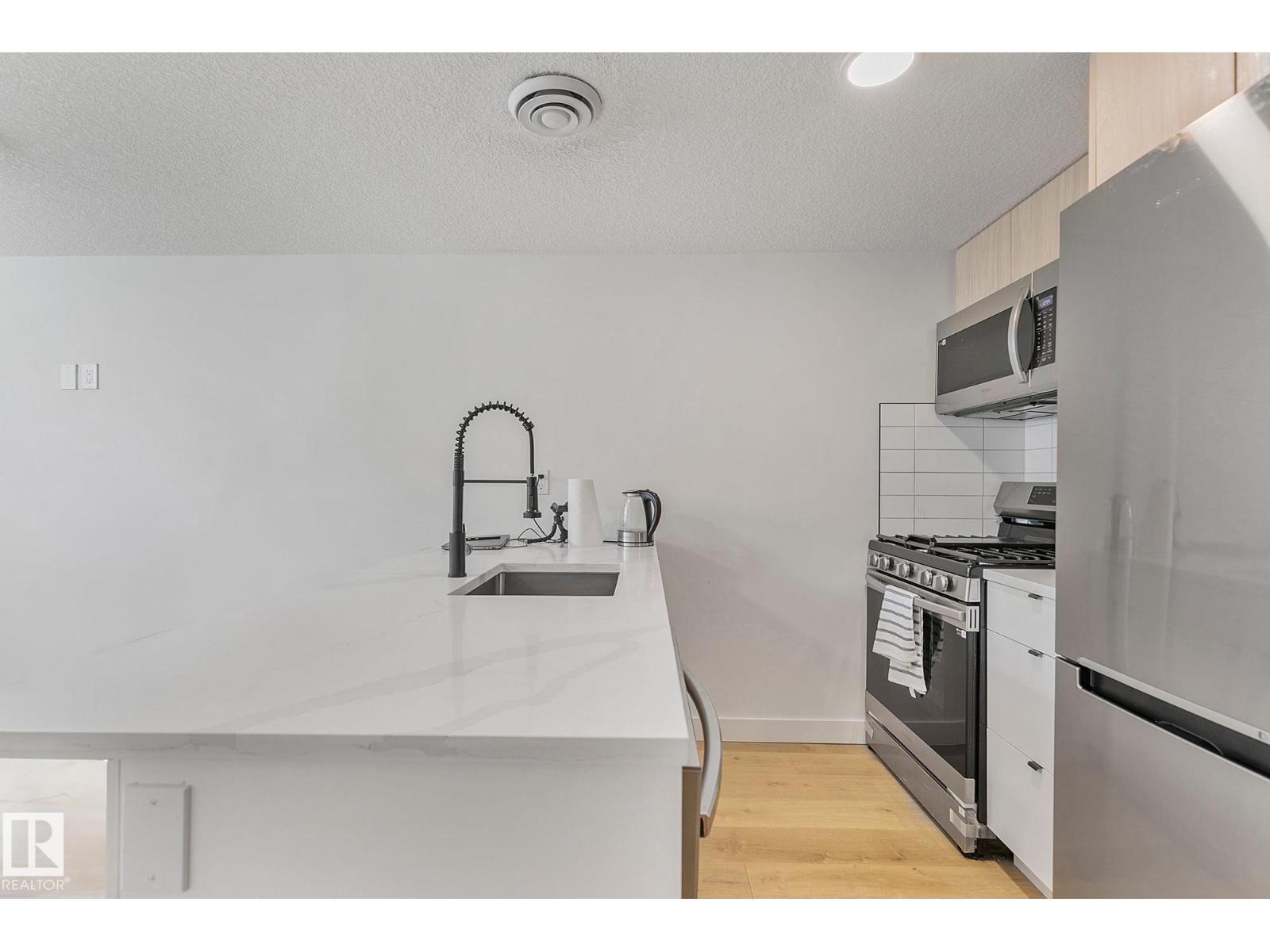 14904 109 AV NW - 31