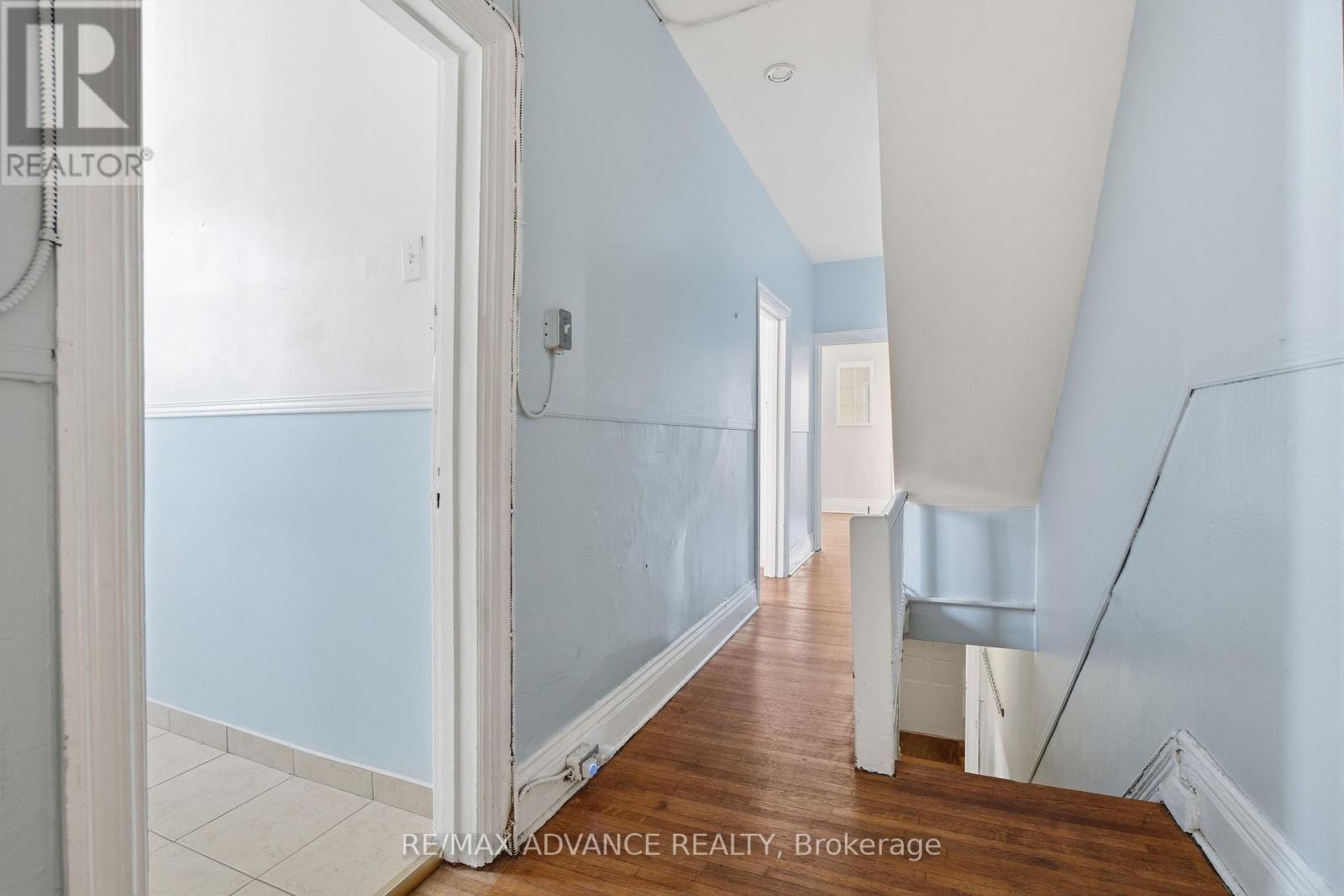 82A AUGUSTA AVENUE - 18