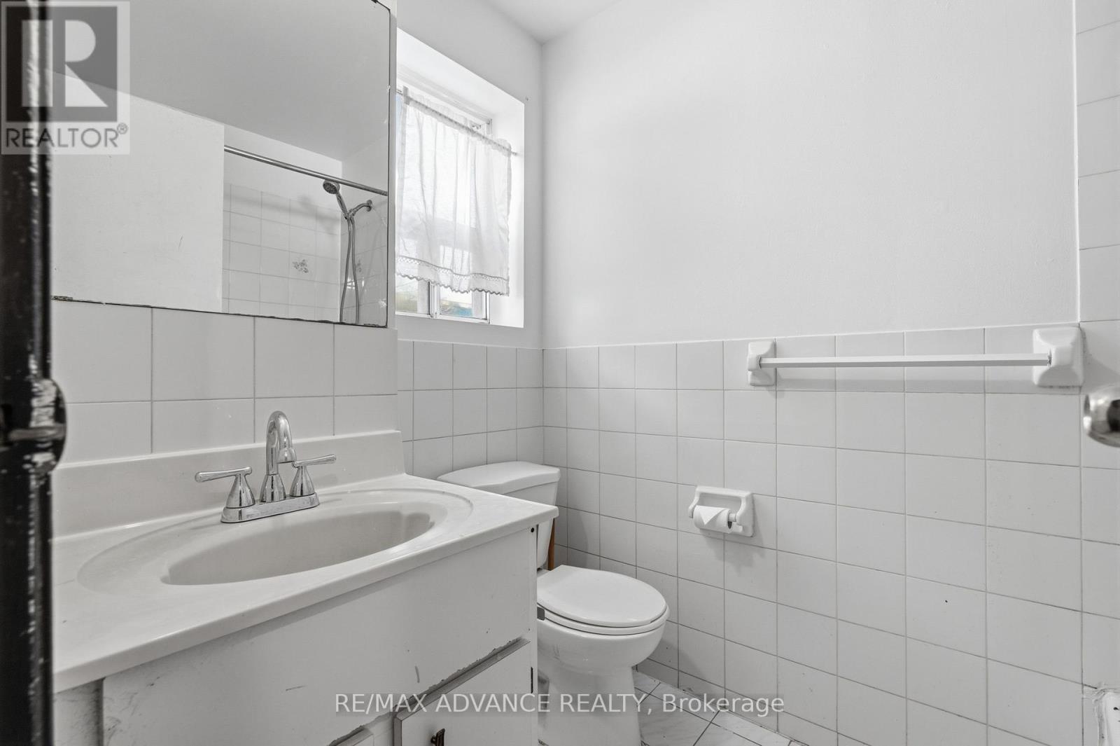 82A AUGUSTA AVENUE - 16