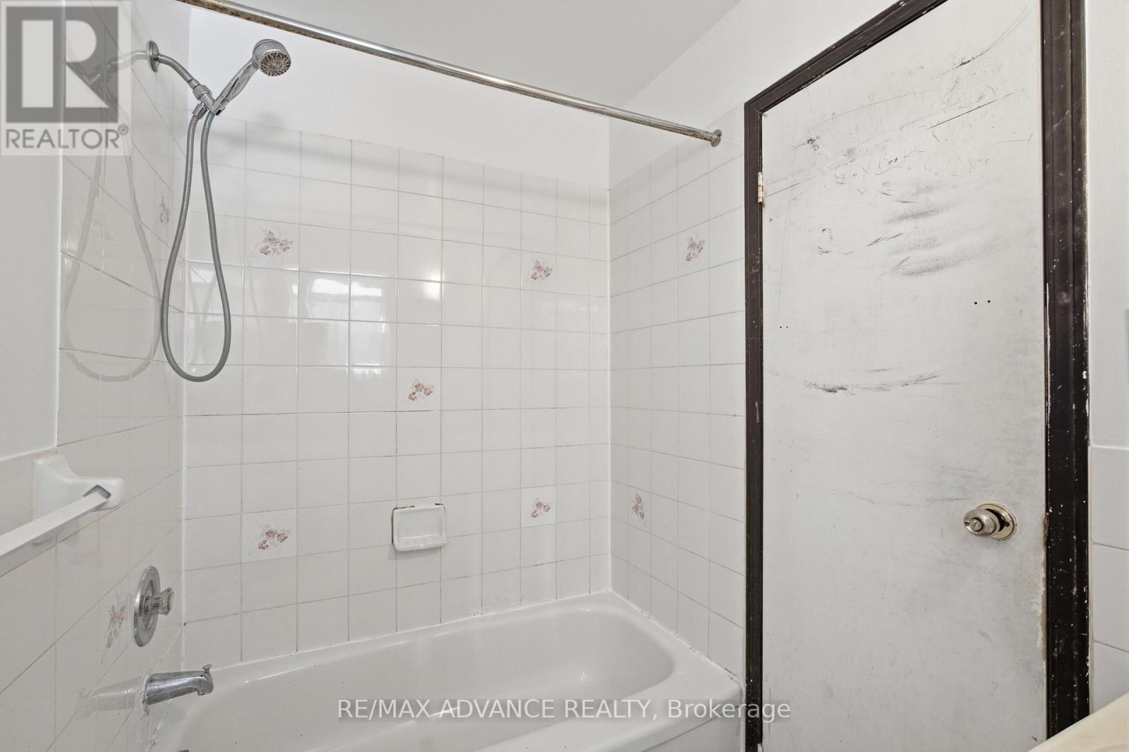 82A AUGUSTA AVENUE - 17