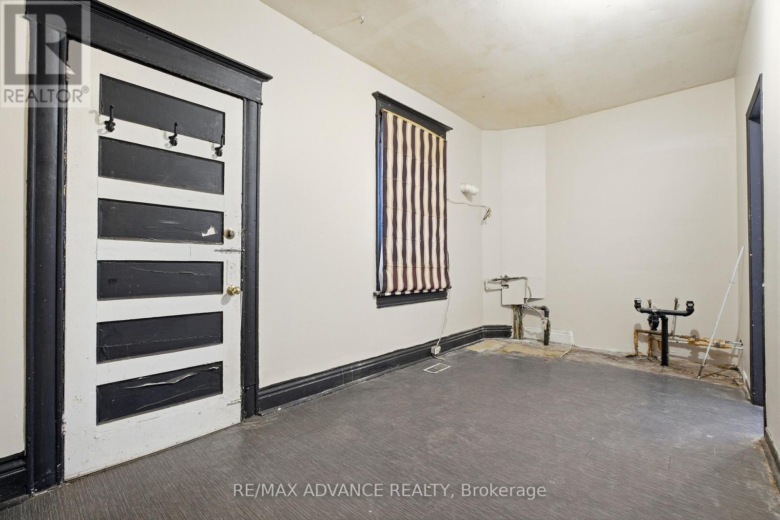 82A AUGUSTA AVENUE - 14