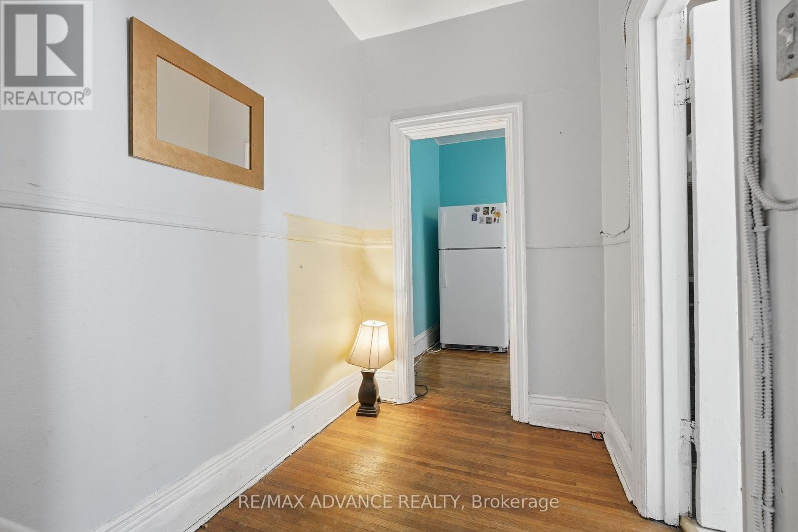 82A AUGUSTA AVENUE - 19