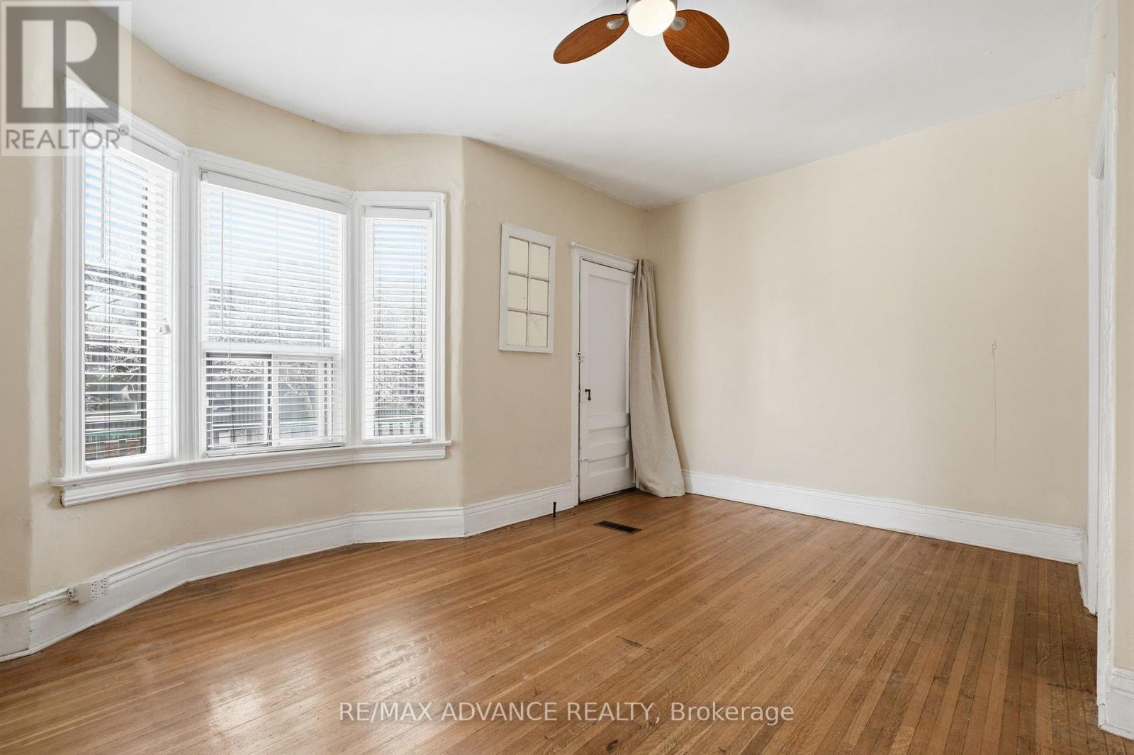 82A AUGUSTA AVENUE - 26