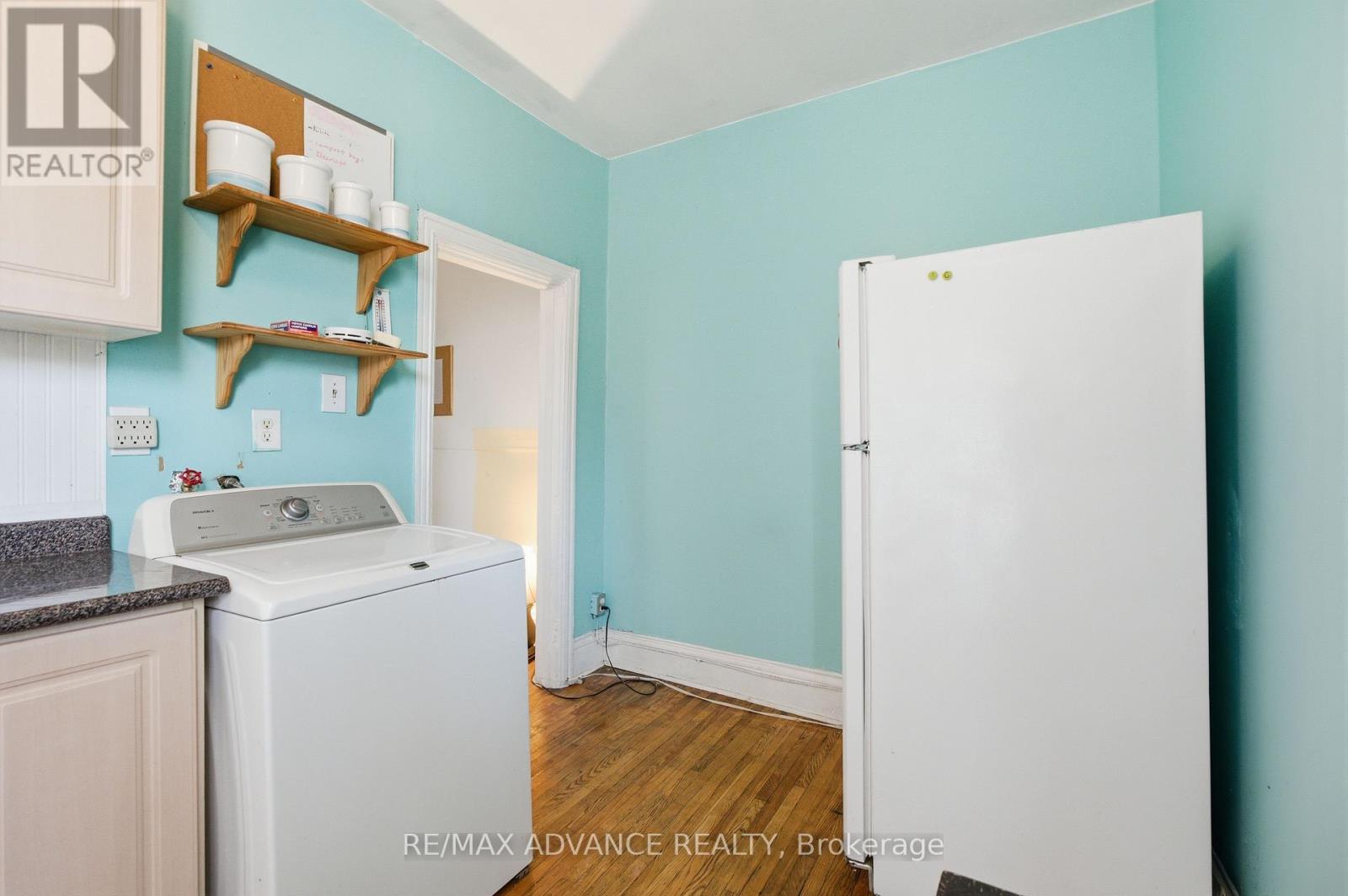 82A AUGUSTA AVENUE - 24