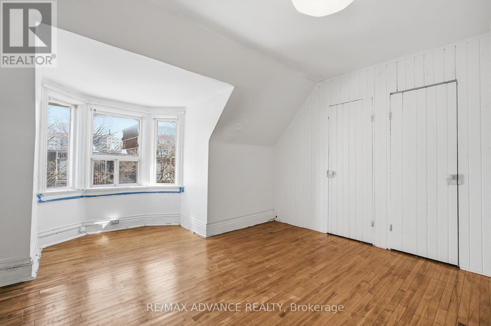 82A AUGUSTA AVENUE - 37