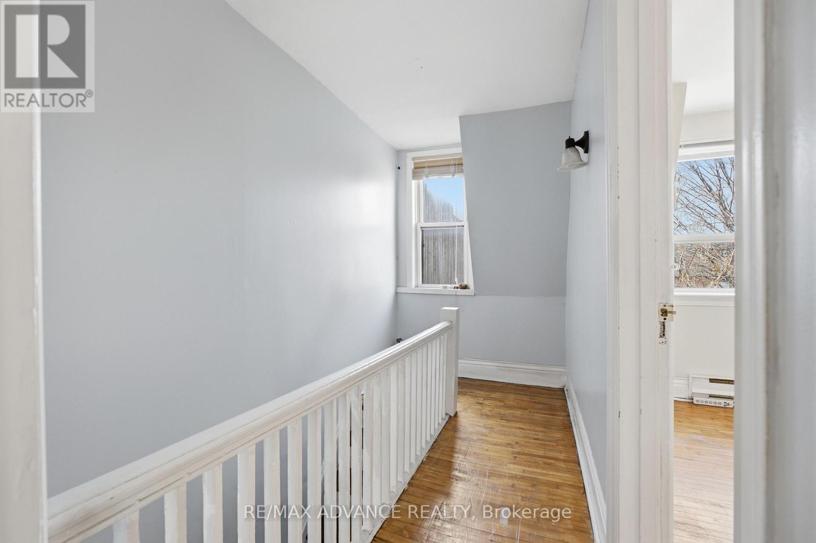 82A AUGUSTA AVENUE - 35