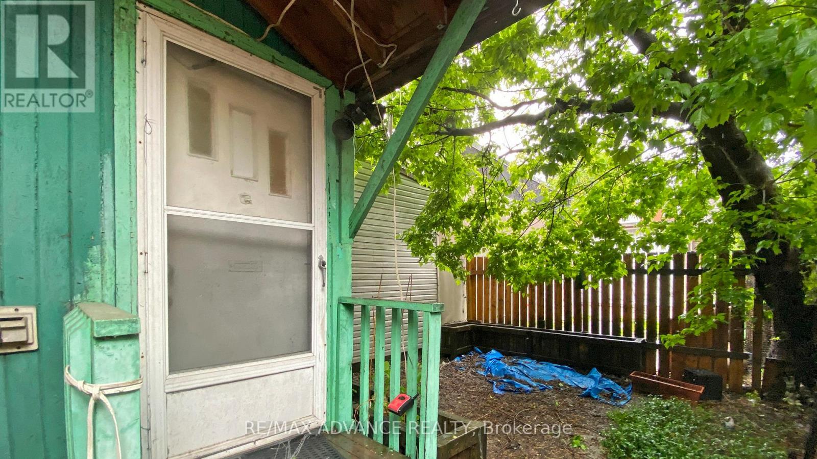 82A AUGUSTA AVENUE - 42