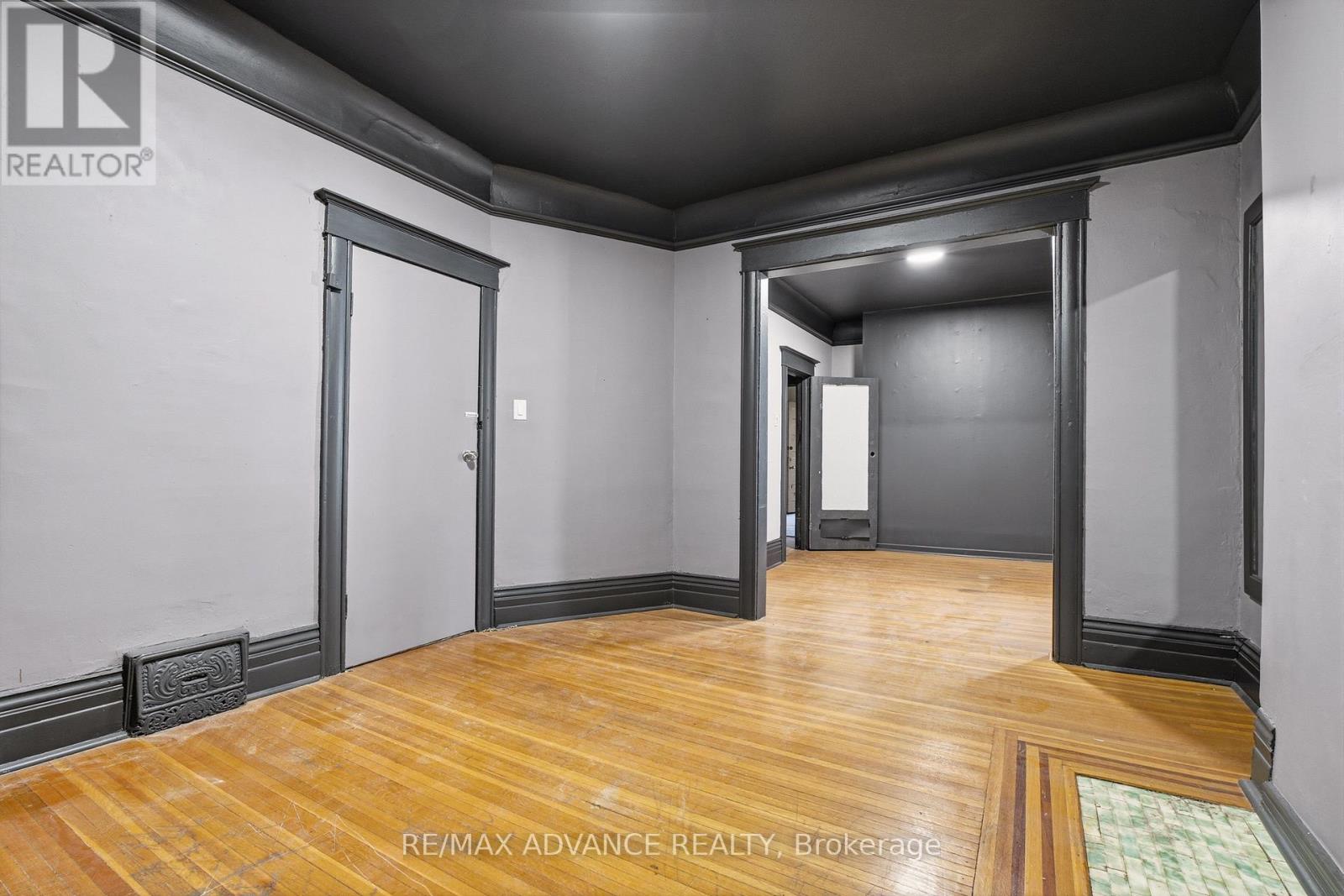 82A AUGUSTA AVENUE - 7