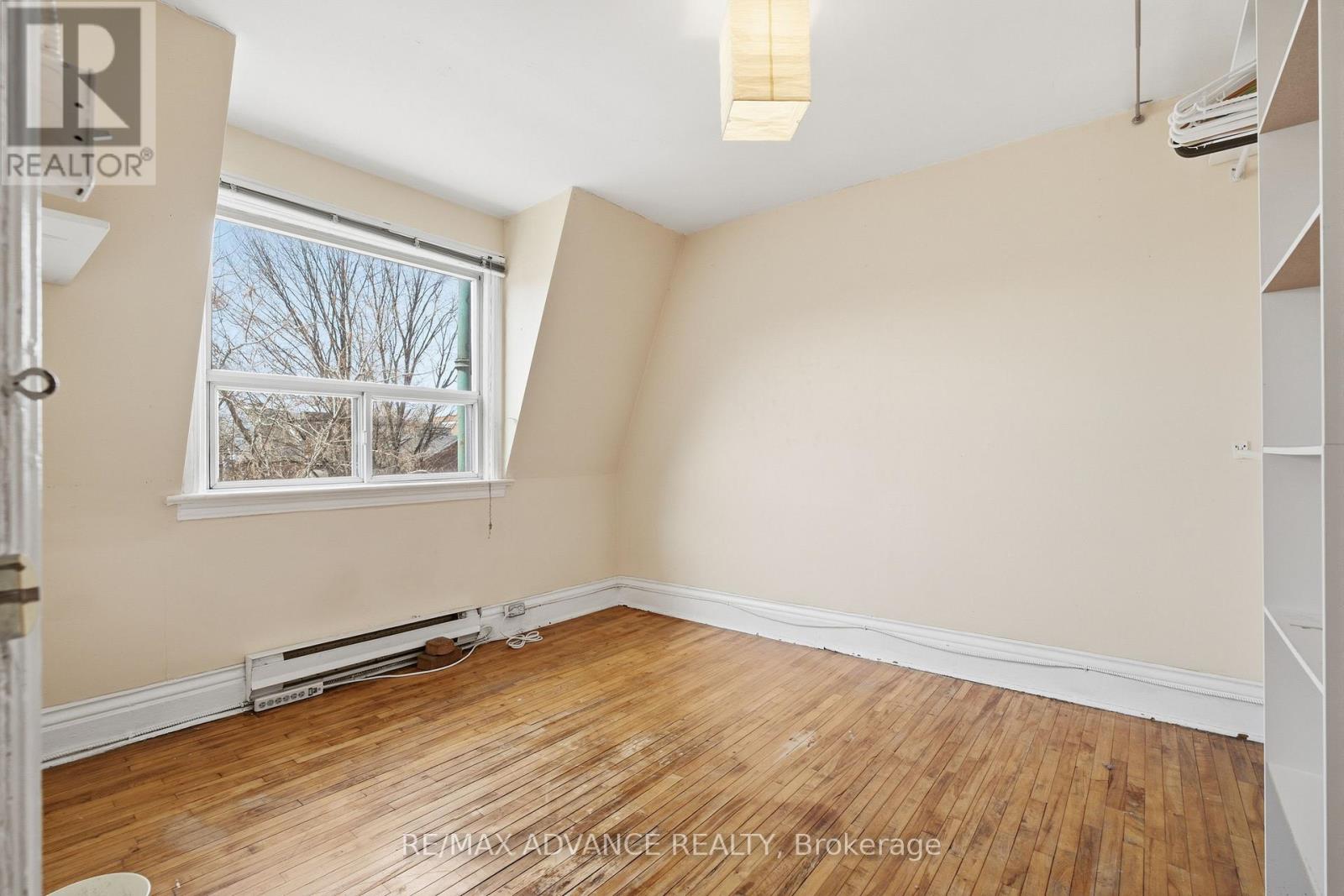 82A AUGUSTA AVENUE - 39