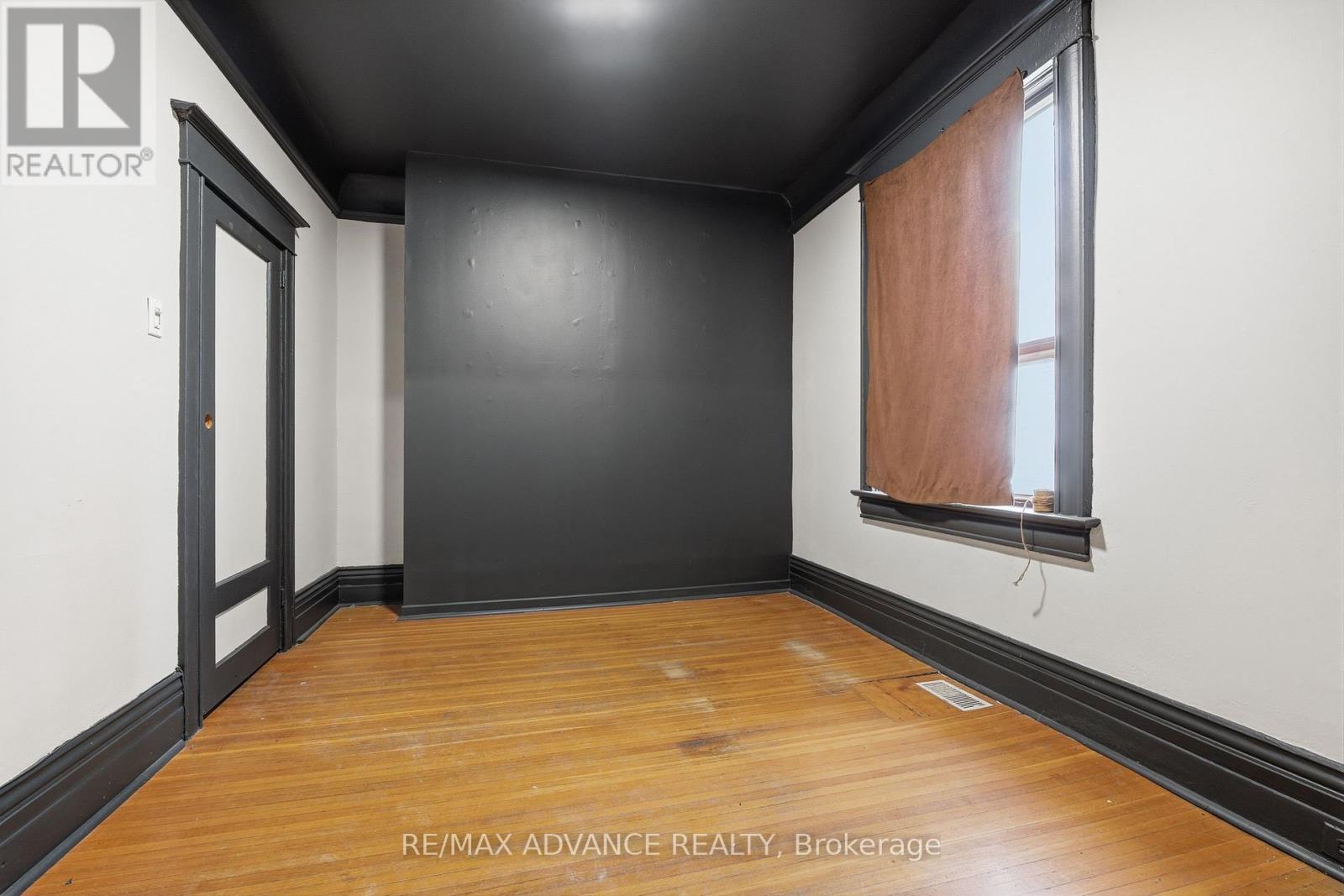 82A AUGUSTA AVENUE - 9