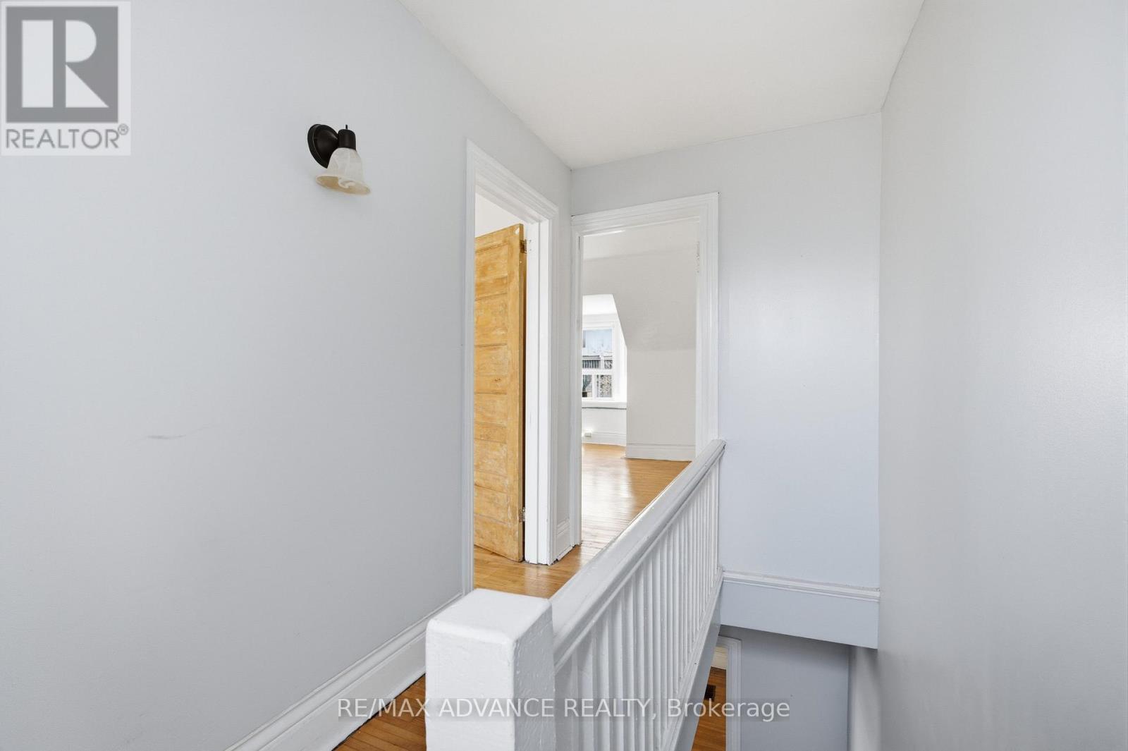 82A AUGUSTA AVENUE - 34