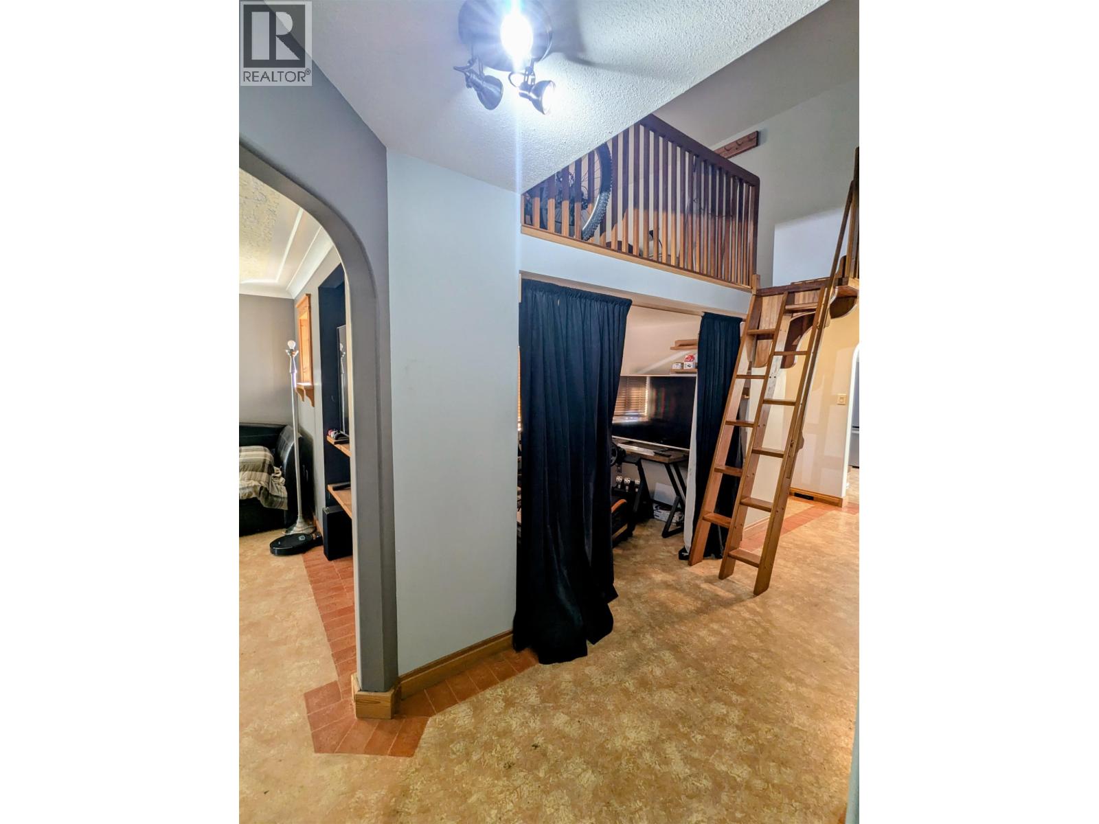 1222 14TH AVENUE - 11