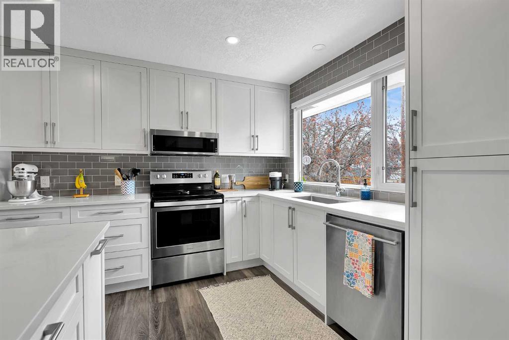 Single Family House Bi-level for Sale in  Dalrymple Way NW Dalhousie Calgary 