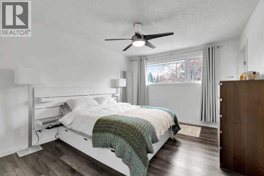 Single Family House Bi-level for Sale in  Dalrymple Way NW Dalhousie Calgary 