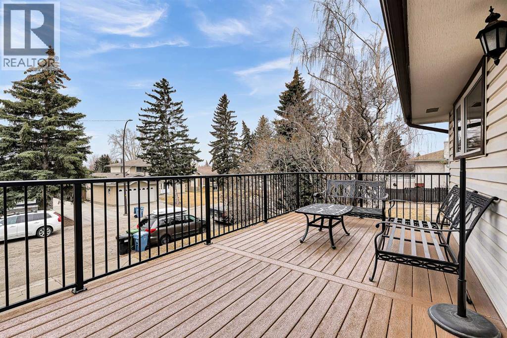 Single Family House Bi-level for Sale in  Dalrymple Way NW Dalhousie Calgary 