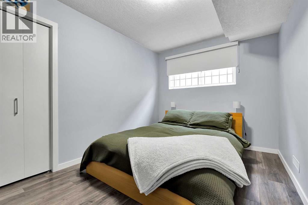 Single Family House Bi-level for Sale in  Dalrymple Way NW Dalhousie Calgary 