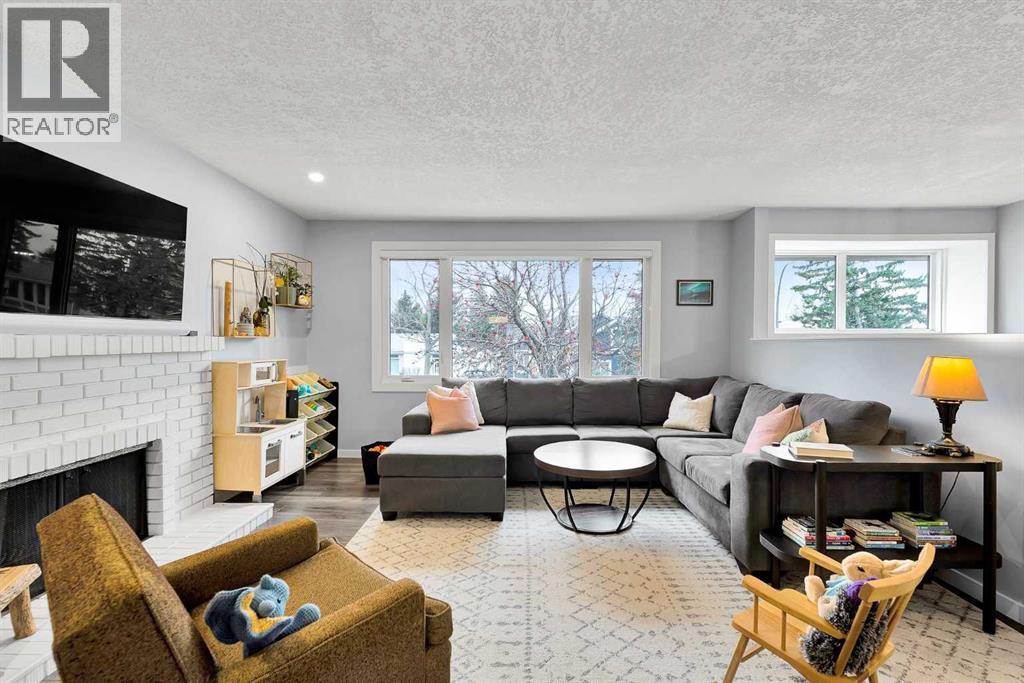 Single Family House Bi-level for Sale in  Dalrymple Way NW Dalhousie Calgary 