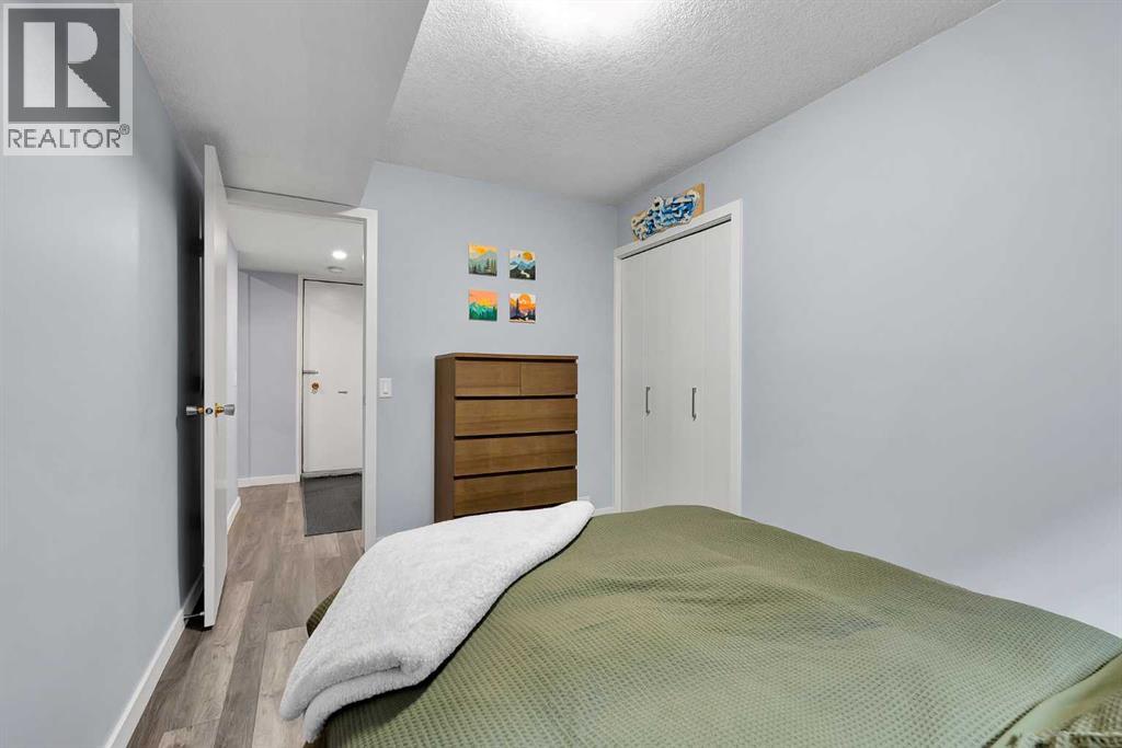 Single Family House Bi-level for Sale in  Dalrymple Way NW Dalhousie Calgary 