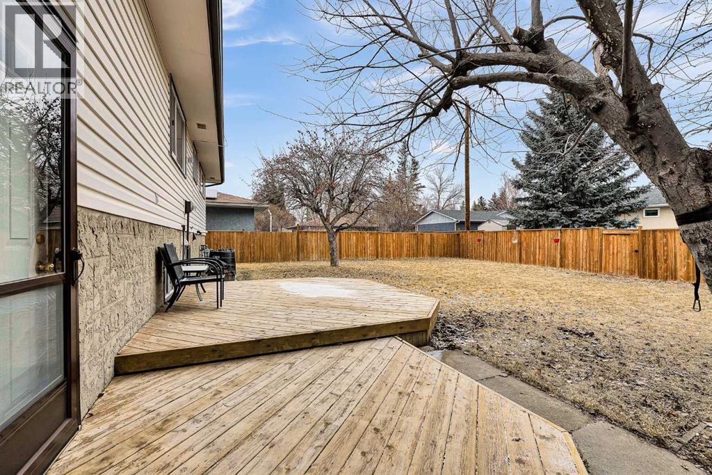 Single Family House Bi-level for Sale in  Dalrymple Way NW Dalhousie Calgary 