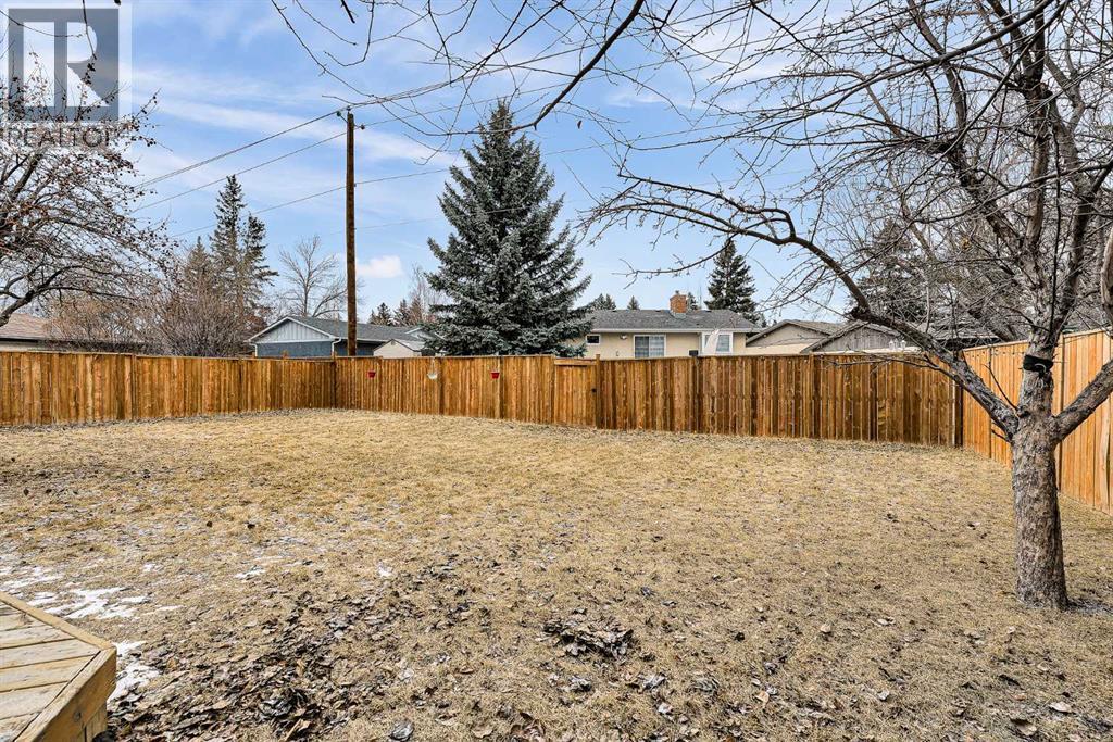 Single Family House Bi-level for Sale in  Dalrymple Way NW Dalhousie Calgary 