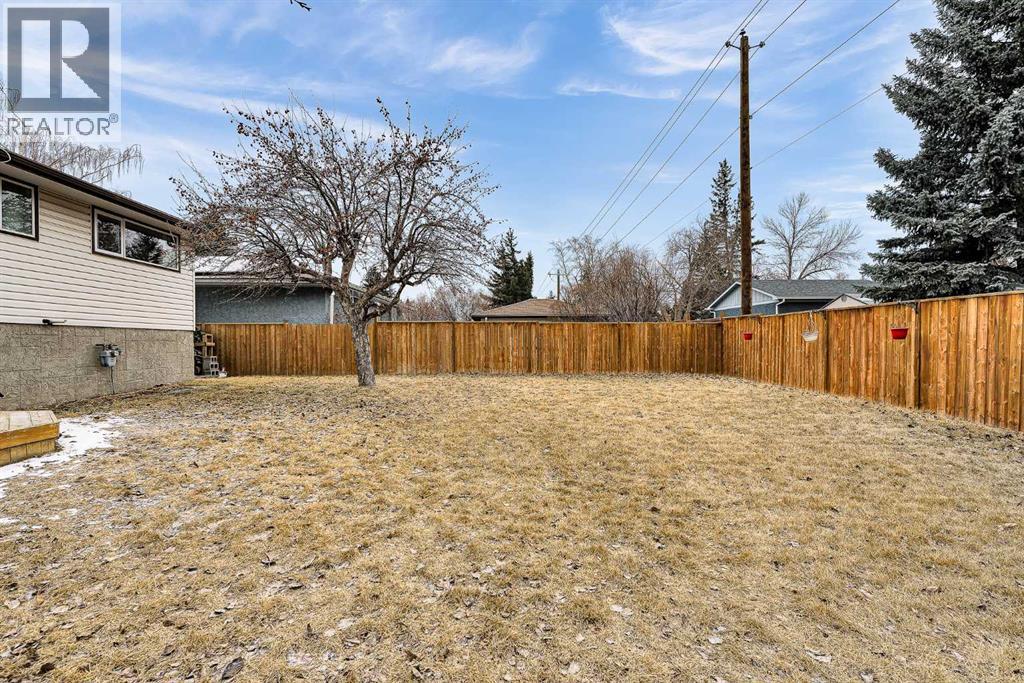 Single Family House Bi-level for Sale in  Dalrymple Way NW Dalhousie Calgary 