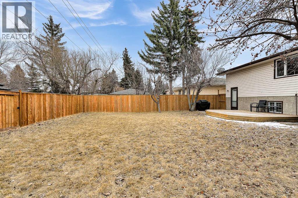 Single Family House Bi-level for Sale in  Dalrymple Way NW Dalhousie Calgary 