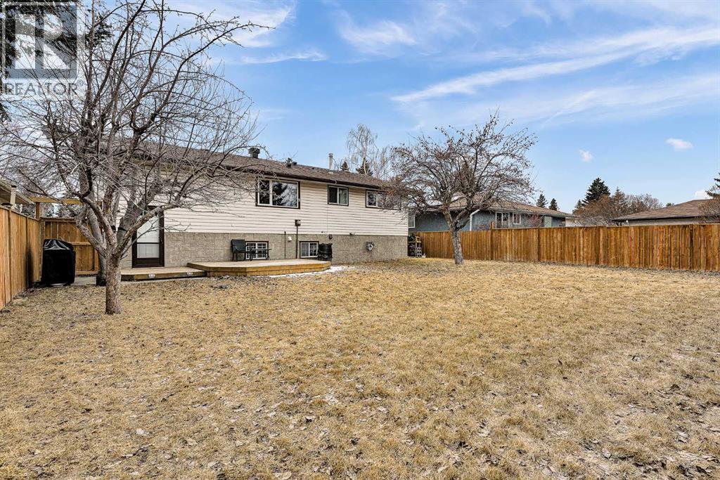 Single Family House Bi-level for Sale in  Dalrymple Way NW Dalhousie Calgary 
