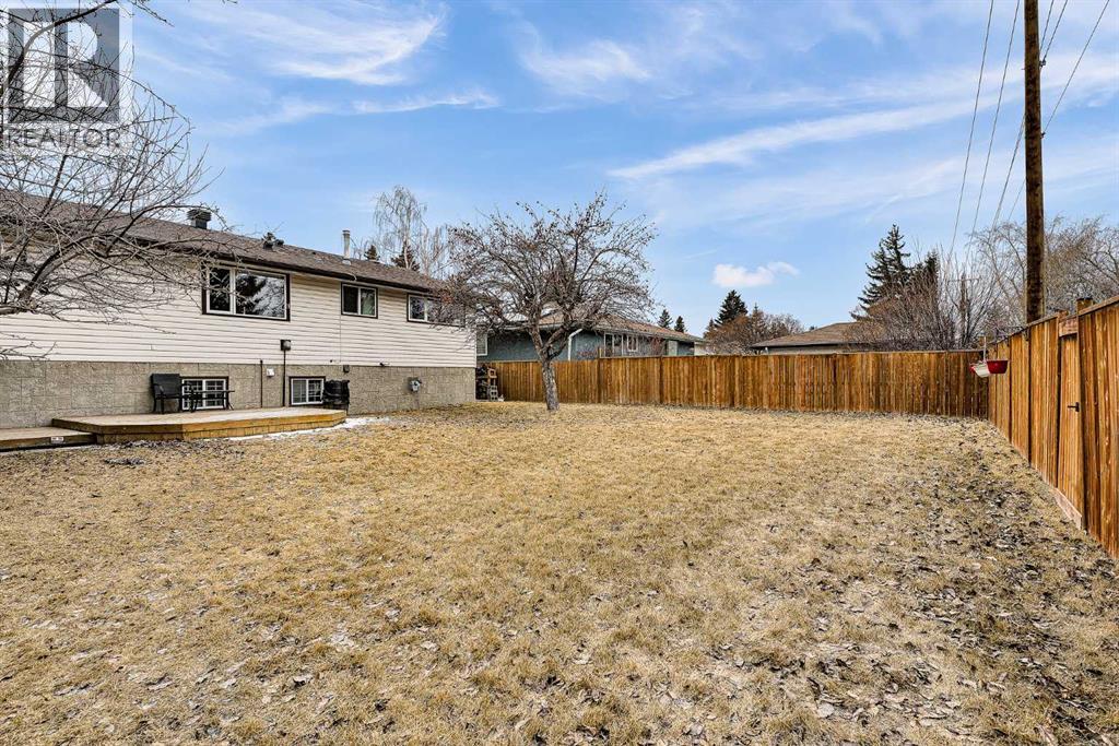 Single Family House Bi-level for Sale in  Dalrymple Way NW Dalhousie Calgary 