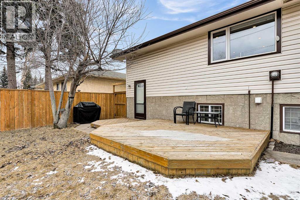 Single Family House Bi-level for Sale in  Dalrymple Way NW Dalhousie Calgary 
