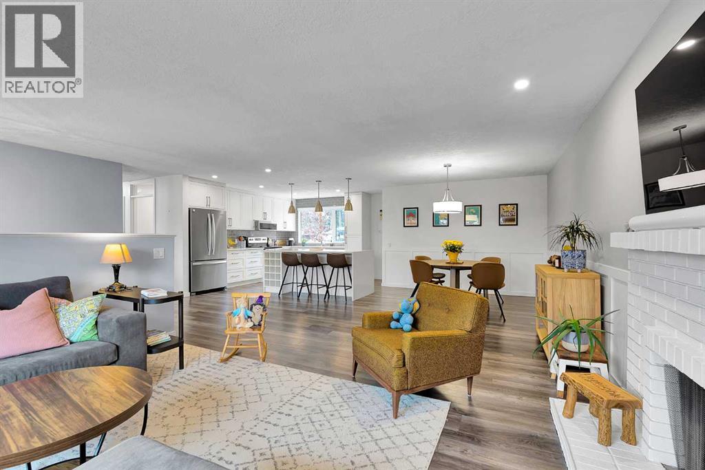 Single Family House Bi-level for Sale in  Dalrymple Way NW Dalhousie Calgary 